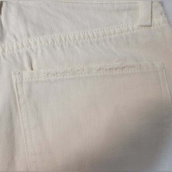 PISTOLA size 26 waist 4 button fly, light whiskering on pockets and crop hem - Picture 2 of 9